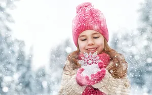 冬季雪地上嬉戏玩耍图片_7