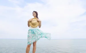 夏日海边沙滩女孩壁纸_9