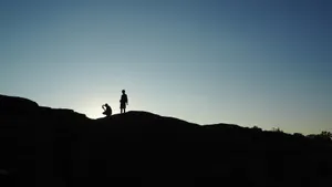 逆光人像剪影图片_11