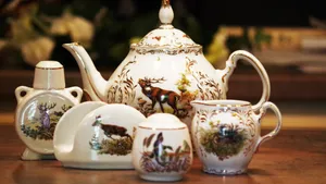 精美瓷器茶壶茶杯图片_3
