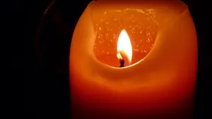 燃烧的蜡烛烛光图片_10