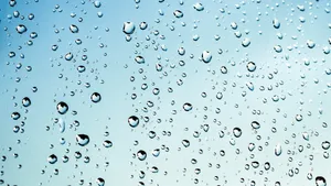 玻璃上的雨滴图片_4