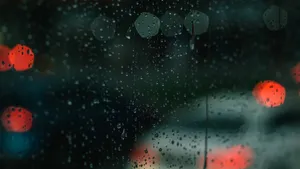 玻璃上的雨滴图片_10