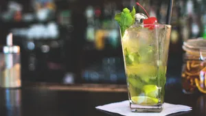各种样式的酒杯图片_11