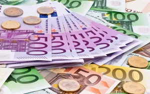 国外流通纸币金币图片