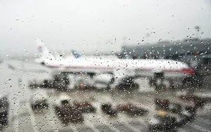 唯美窗外雨滴图片_4