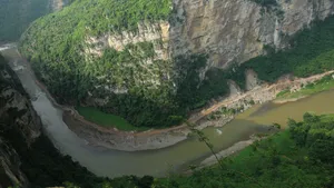 四川岔河大堰大峡谷_2