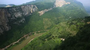 四川岔河大堰大峡谷_6