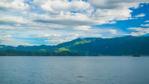 泸沽湖里格半岛风景壁纸_8