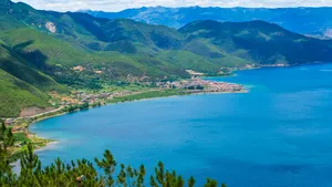 泸沽湖里格半岛风景壁纸_11