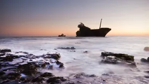 大海船残骸风景壁纸_3