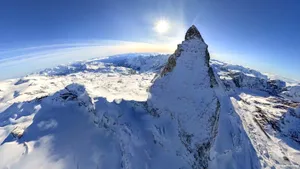 山峰山脉风景图片壁纸