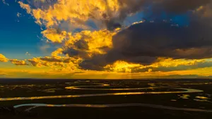 新疆巴音布鲁克草原夕阳_10