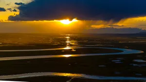 新疆巴音布鲁克草原夕阳_13