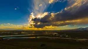 新疆巴音布鲁克草原夕阳_16