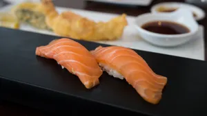 新鲜美味的三文鱼图片_5