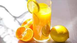 天然鲜橙汁图片