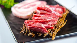 新鲜烤肉图片