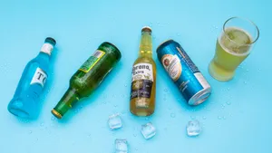 夏日冰镇啤酒图片_3