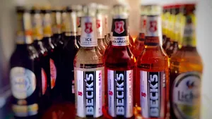 夏日冰镇啤酒图片_6