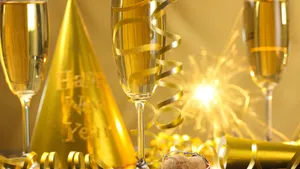 节日庆祝香槟美酒图片_4