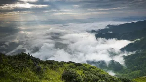 山峰云海图片_3
