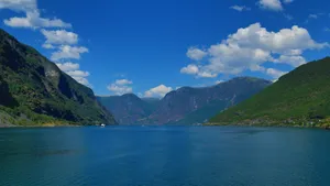 挪威纳柔依峡湾风景壁纸_3