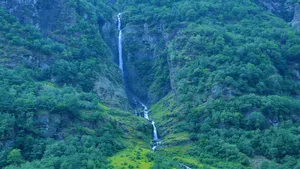 挪威纳柔依峡湾风景壁纸_4