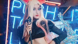 KDA女团阿狸小蛮腰cosplay图片_2