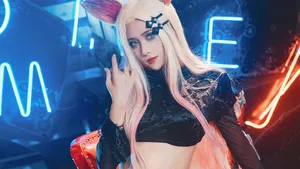 KDA女团阿狸小蛮腰cosplay图片_6