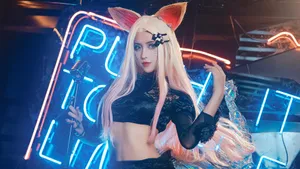 KDA女团阿狸小蛮腰cosplay图片_7
