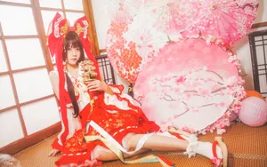 可爱甜美桜桃喵cos灵梦和服图片