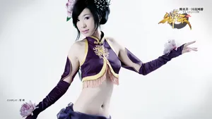 御龙在天美女cos壁纸_17