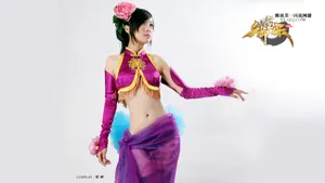 御龙在天美女cos壁纸_19