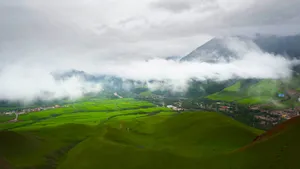青海祁连山优美风景壁纸_7