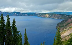 美国火山口湖风景壁纸_6