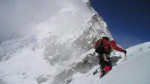 攀登雪山图片_7