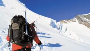 登雪山爱好图片_5