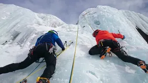 登雪山爱好图片_7