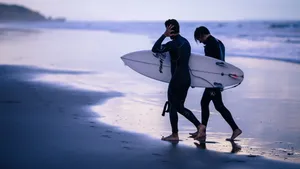 海边冲浪极限运动图片_7