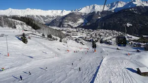 冬季滑雪场滑雪图片_7