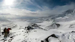 极限运动登雪山壁纸_5