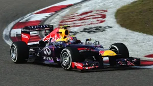 2013年F1大奖赛上海站壁纸