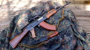 AK 47突击步枪高清图_2