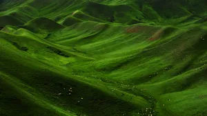 新疆天山山脉风景壁纸_2