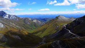 新疆天山山脉风景壁纸_4