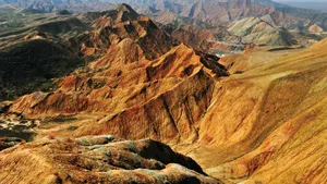 新疆天山山脉风景壁纸_7