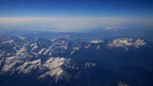 云雾缭绕的昆仑山风景壁纸_7