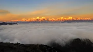四川牛背山云海风光_17