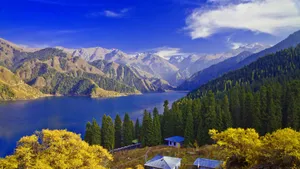 新疆天山天池图片风景壁纸_9